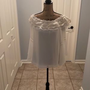 White House black market size small white top